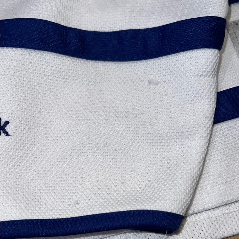 Reebok Kids Toronto Maple Leafs Hockey Jersey - Picture 9 of 12